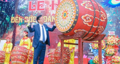 Lễ hội Đền Đức Hoàng