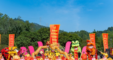 Lễ hội Đền Vua Mai