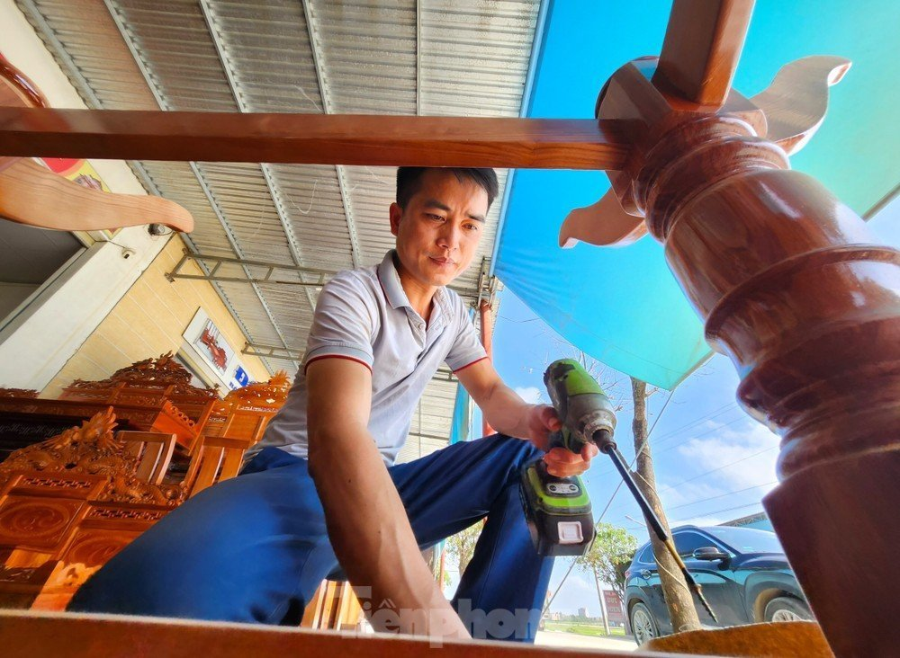 Giữ lửa làng nghề mộc Tiền Phong trên quê hương Bác Hồ