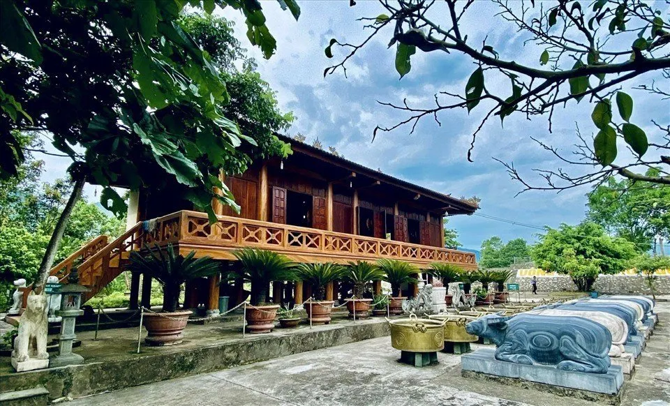 Lễ hội đền Chín Gian