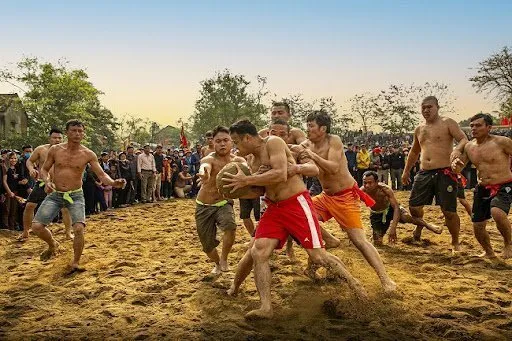 Lễ hội Đền Vua Mai