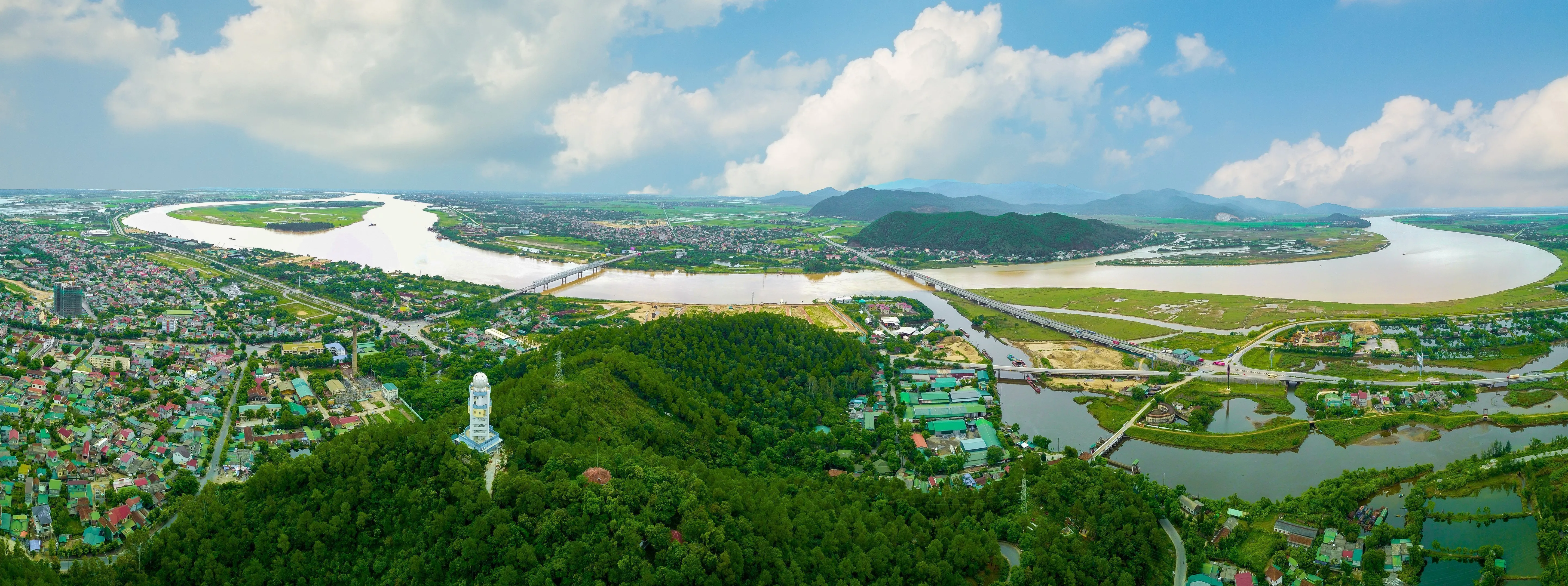 Bên dòng Sông Lam