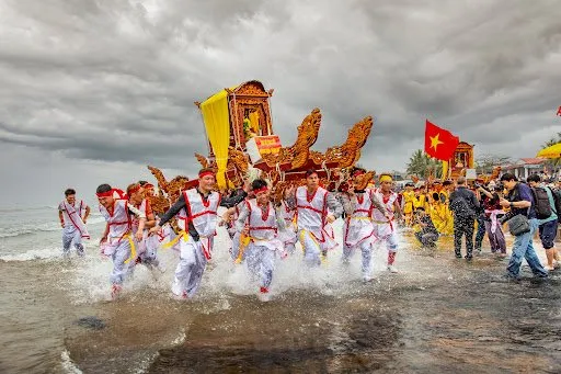 Lễ hội Đền Cờn