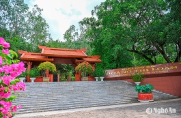 Mộ cụ Hoàng Thị Loan