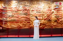 Ngân Hà - Top 10 Miss World Vietnam 2023 trong khung hình mới là tại Bảo tàng Nghệ An - Xô Viết Nghệ Tĩnh