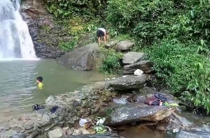 Khám phá vẻ đẹp thác Mưa giữa núi rừng biên giới Nghệ An