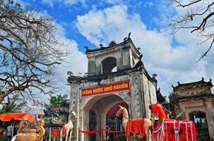Đền Bạch Mã