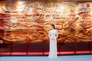 Ngân Hà - Top 10 Miss World Vietnam 2023 trong khung hình mới là tại Bảo tàng Nghệ An - Xô Viết Nghệ Tĩnh