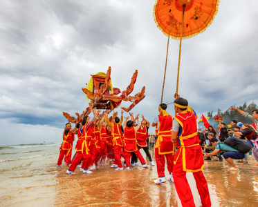 Lễ hội Đền Cờn