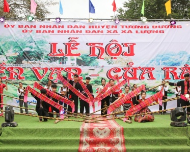 Lễ hội Đền Vạn - Cửa Rào