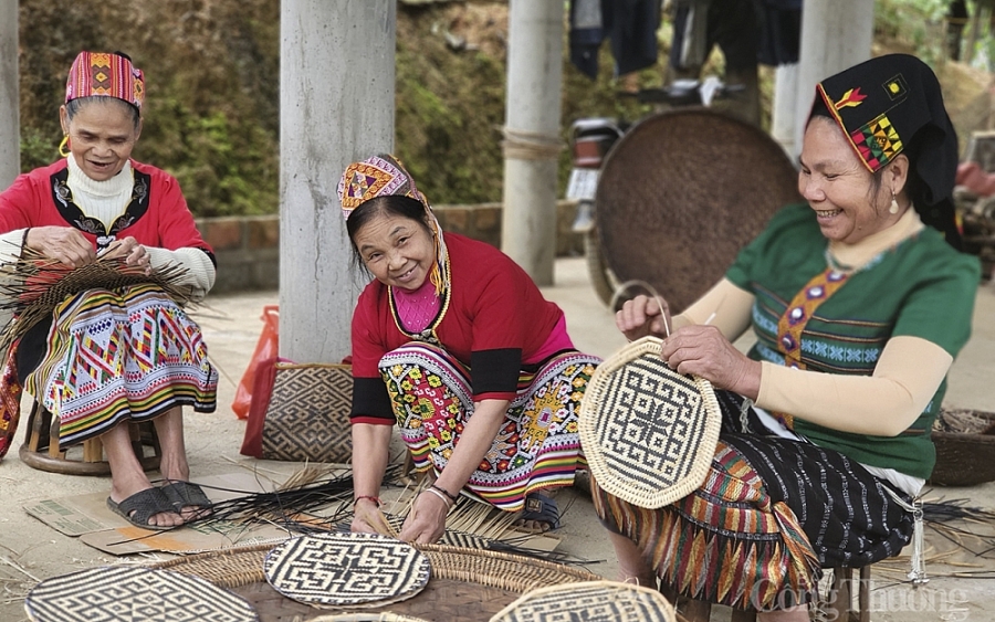Làng nghề mây tre xuất ngoại
