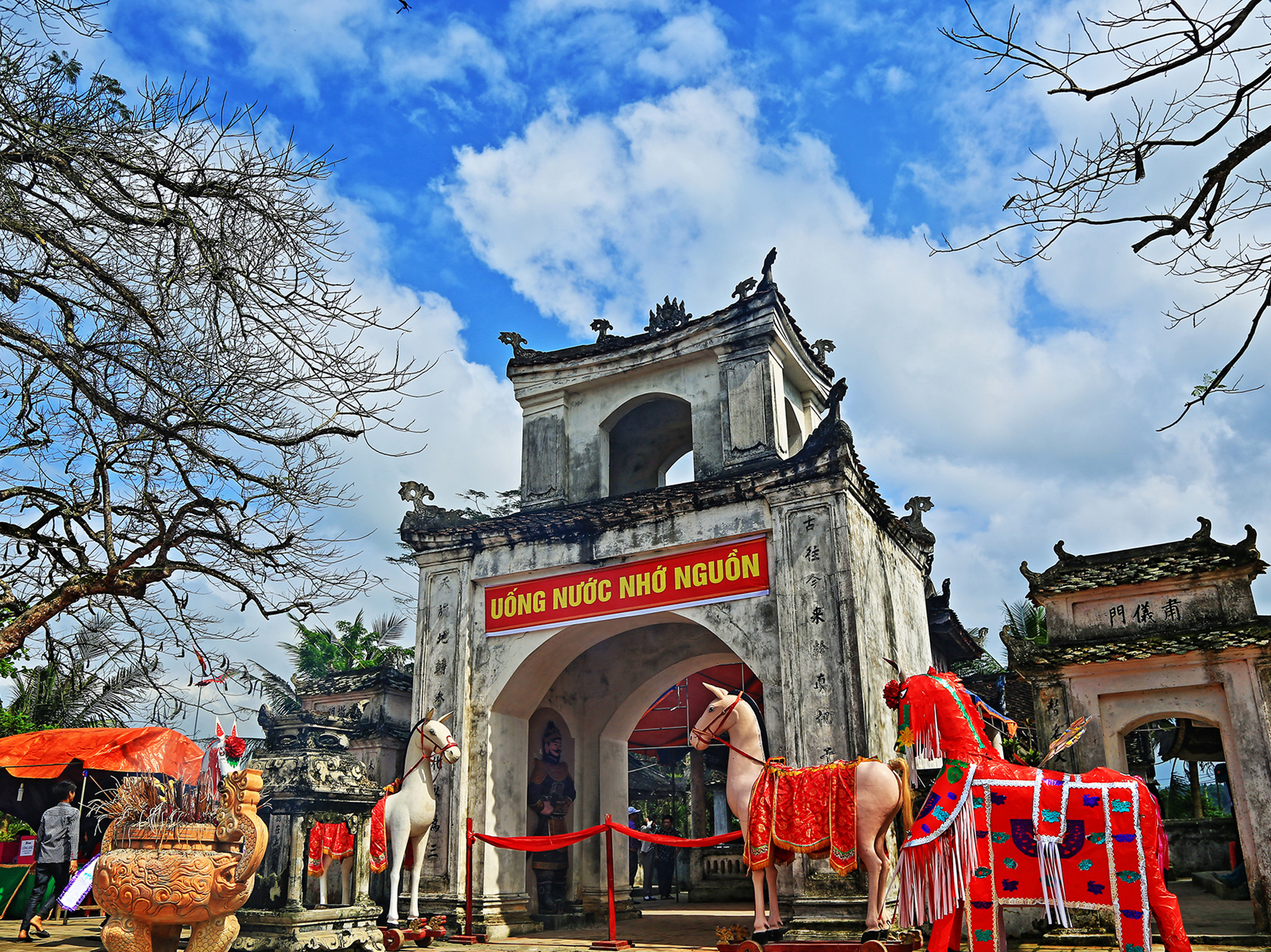 Đền Bạch Mã